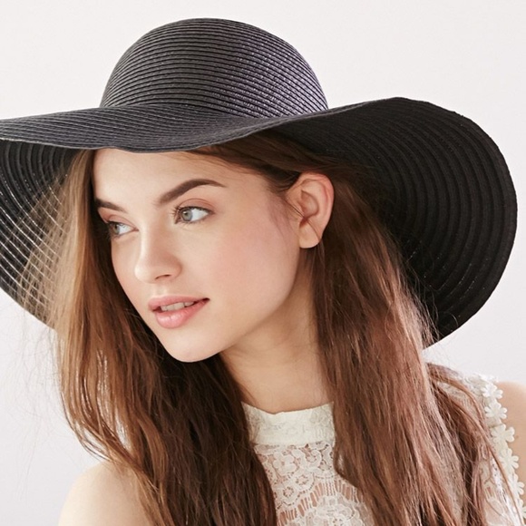 wide brim black floppy hat
